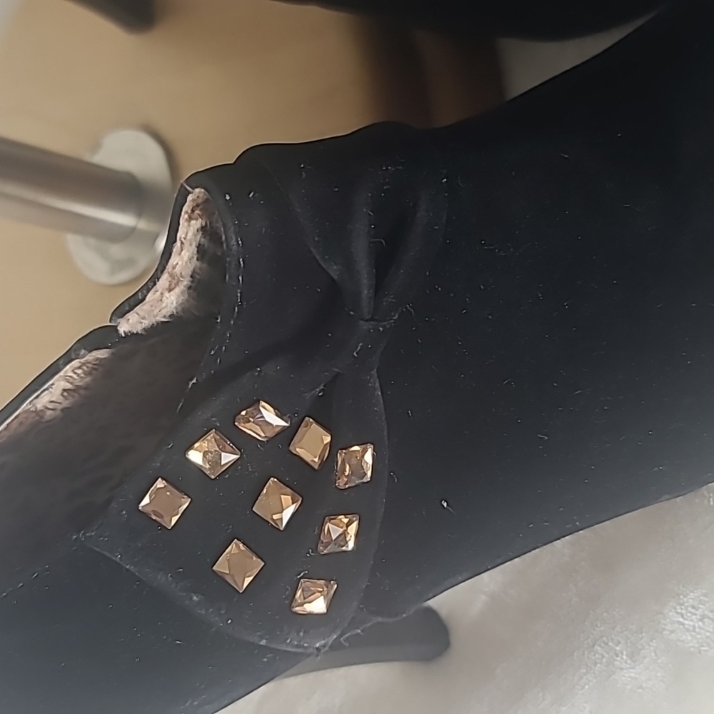 NWOT Vero Cuoio black/embellished high heel shoes. Size 11 - Picture 2 of 6